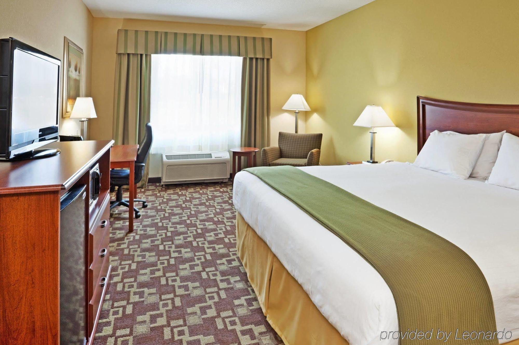 Holiday Inn Express & Suites Southern Pines-Pinehurst Area By Ihg Ngoại thất bức ảnh
